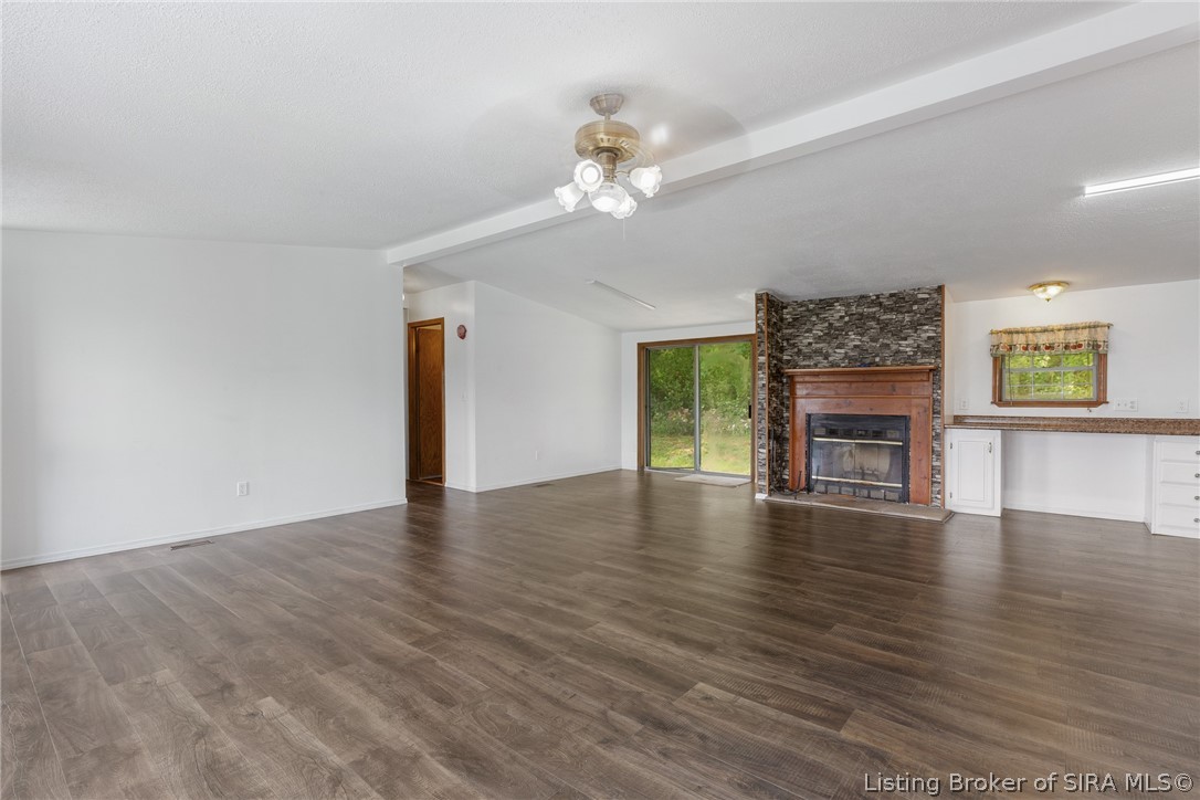 10055 Old Highway 111 Se Property Photo 12