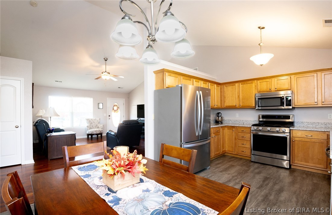 11912 Magellan Way Property Photo 9
