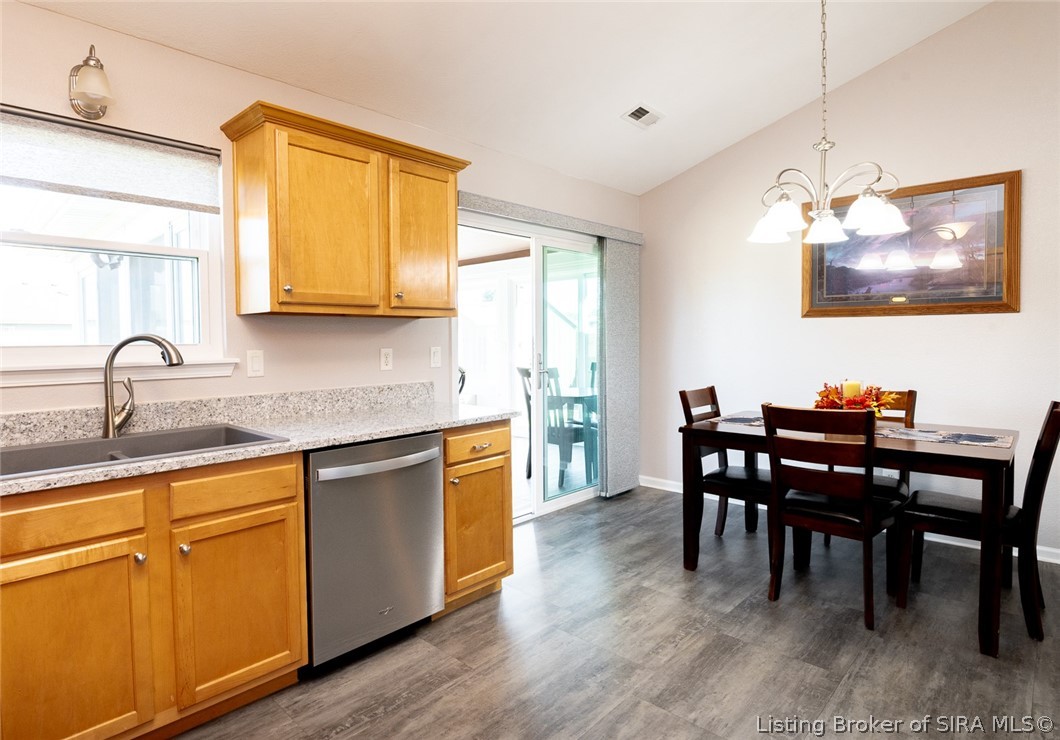 11912 Magellan Way Property Photo 14