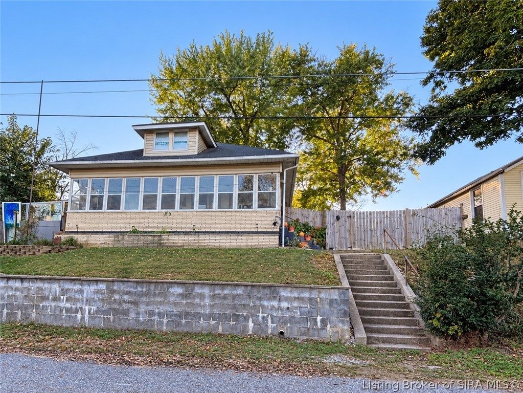 303 S Mill Street Property Photo 1