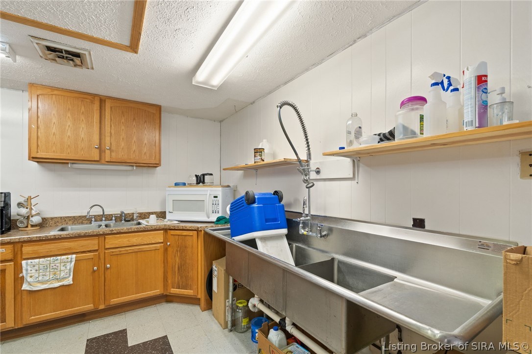 140 Pleasant Avenue Property Photo 12