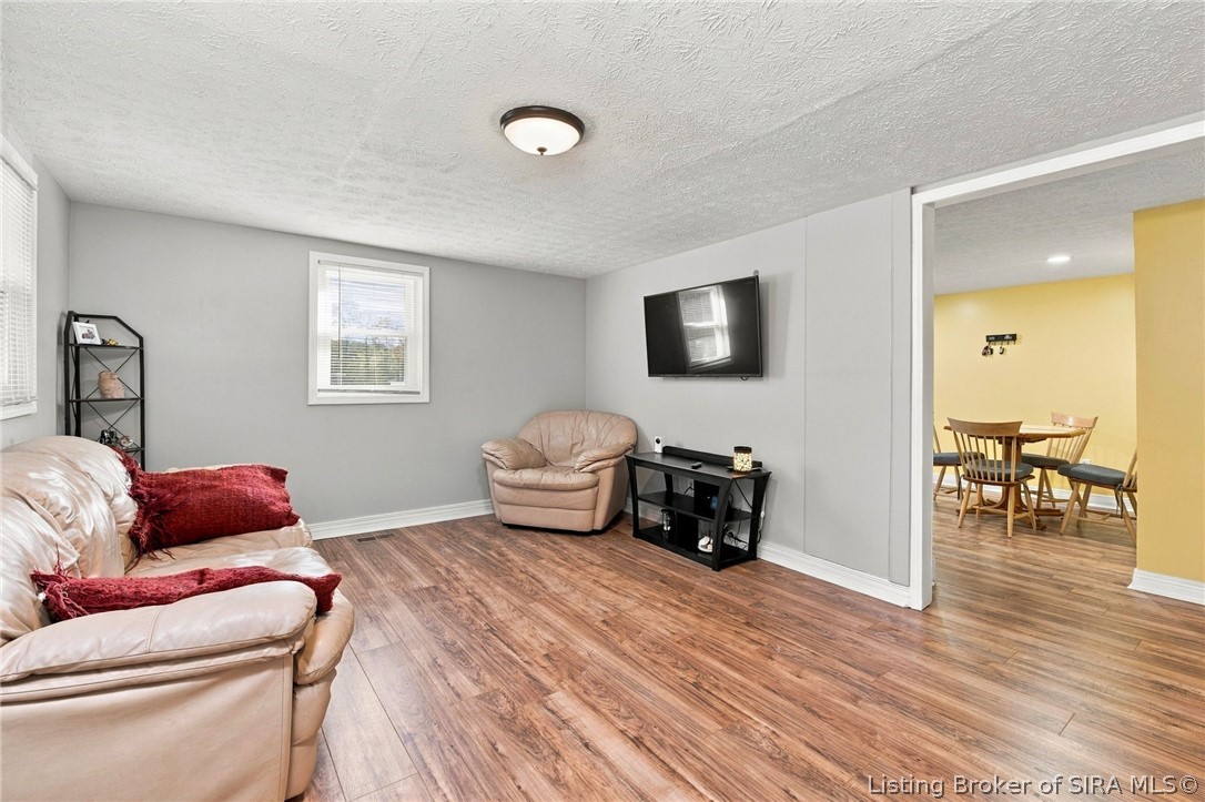 3059 Budd Road Property Photo 6