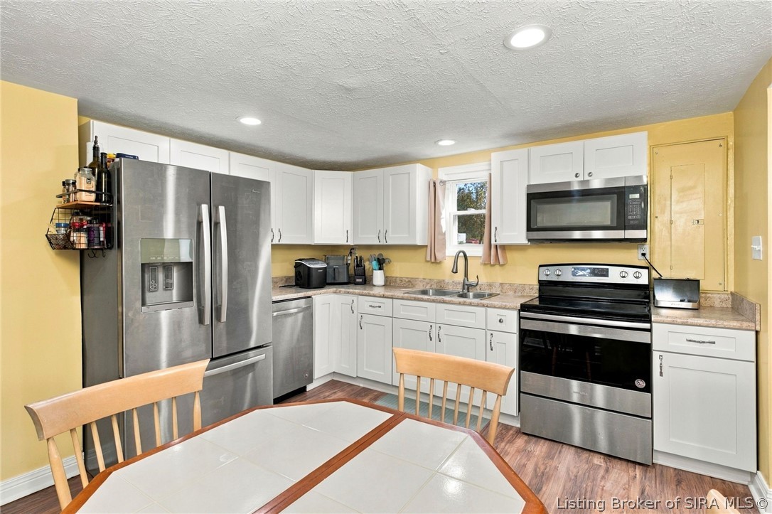 3059 Budd Road Property Photo 8
