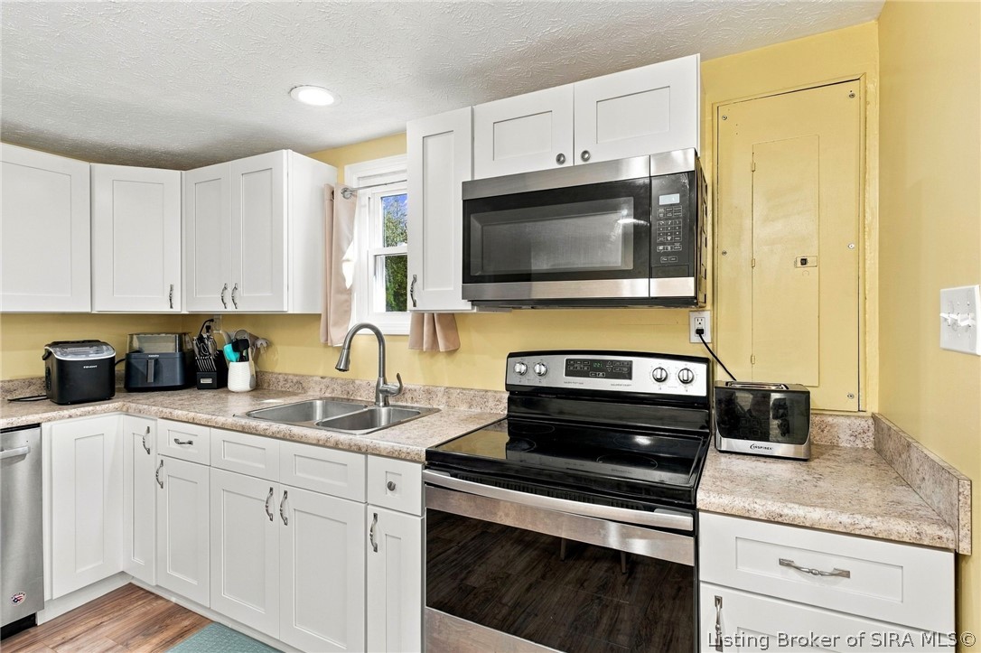 3059 Budd Road Property Photo 9