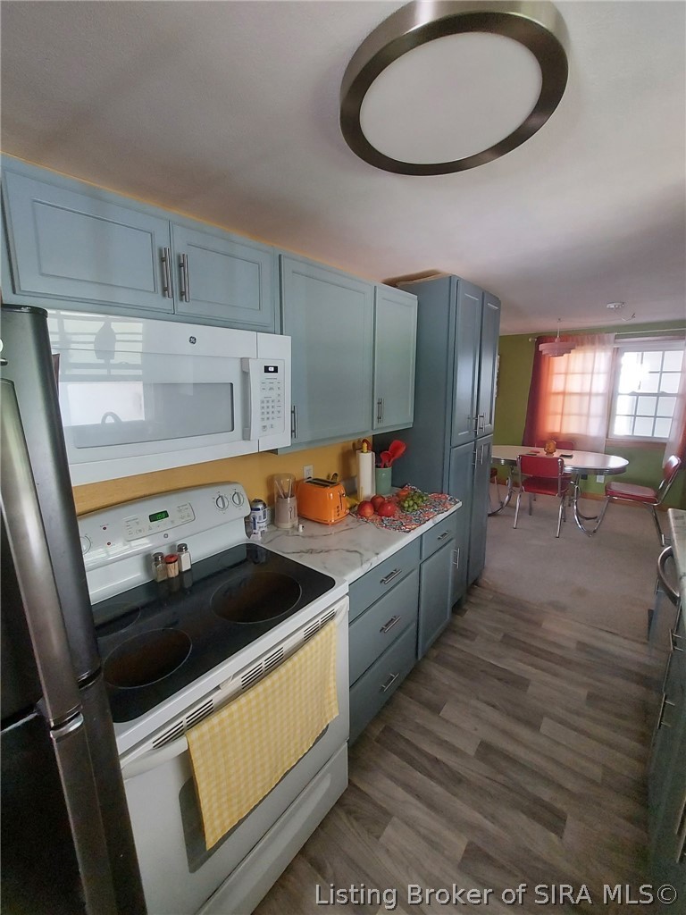 809 N High Street Property Photo 2
