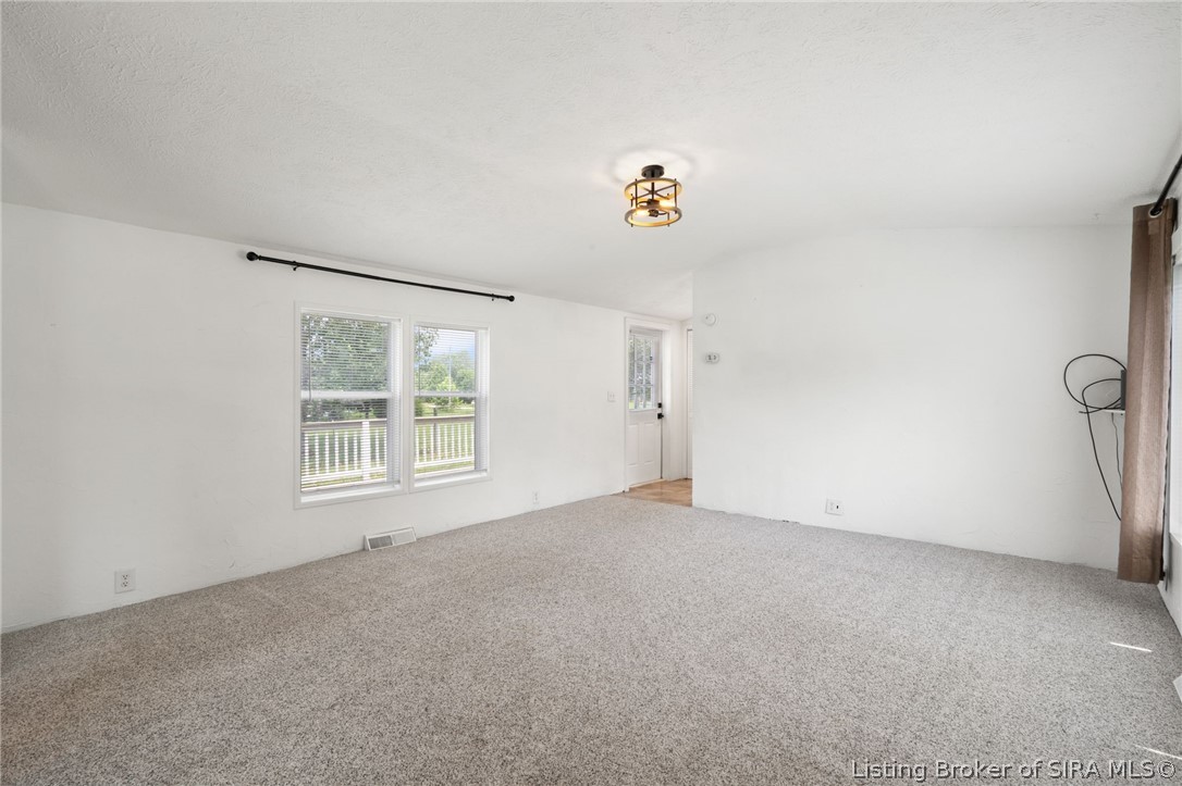 5137 N Vanlaningham Road Property Photo 6
