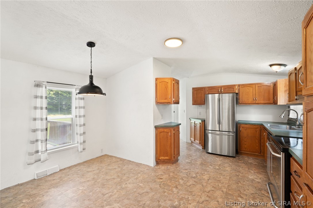 5137 N Vanlaningham Road Property Photo 10