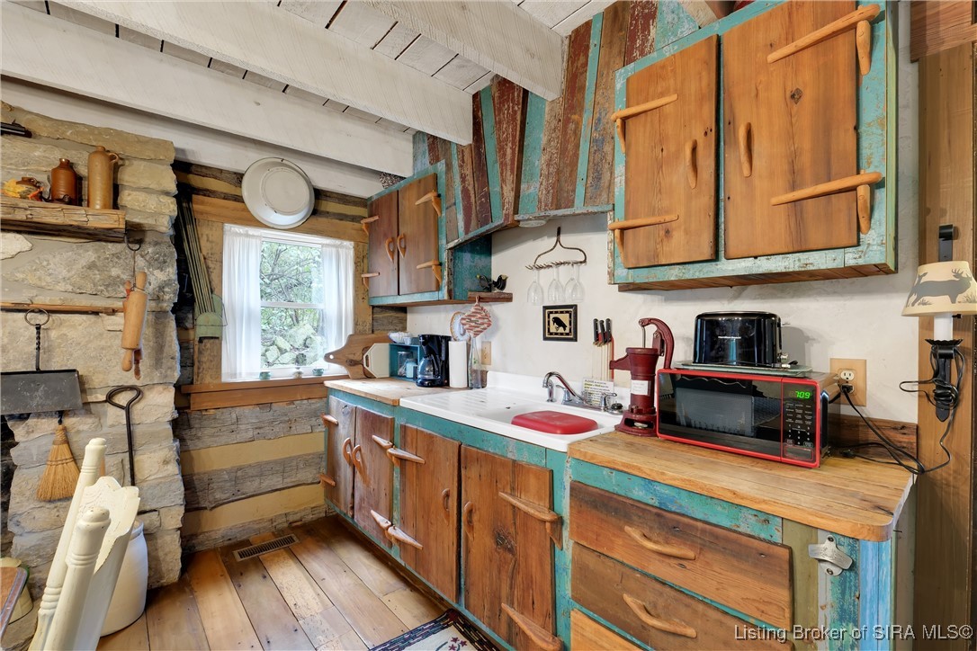 2945 N Greenbrier Road Property Photo 12