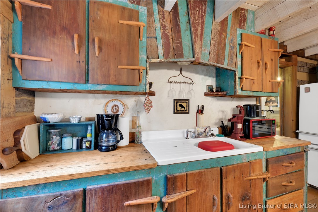 2945 N Greenbrier Road Property Photo 13