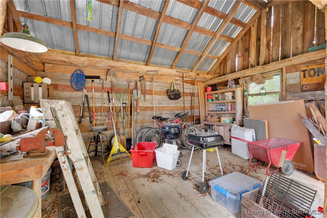 2945 N Greenbrier Road Property Photo 44