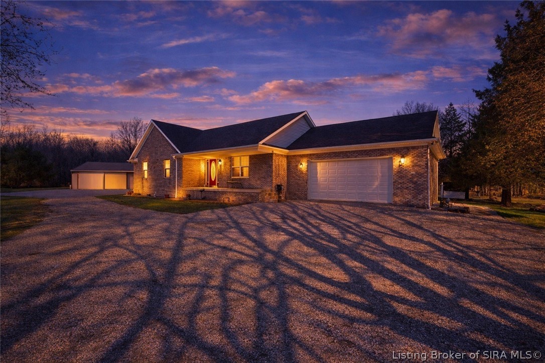 3279 E Lovers Lane Property Photo 4