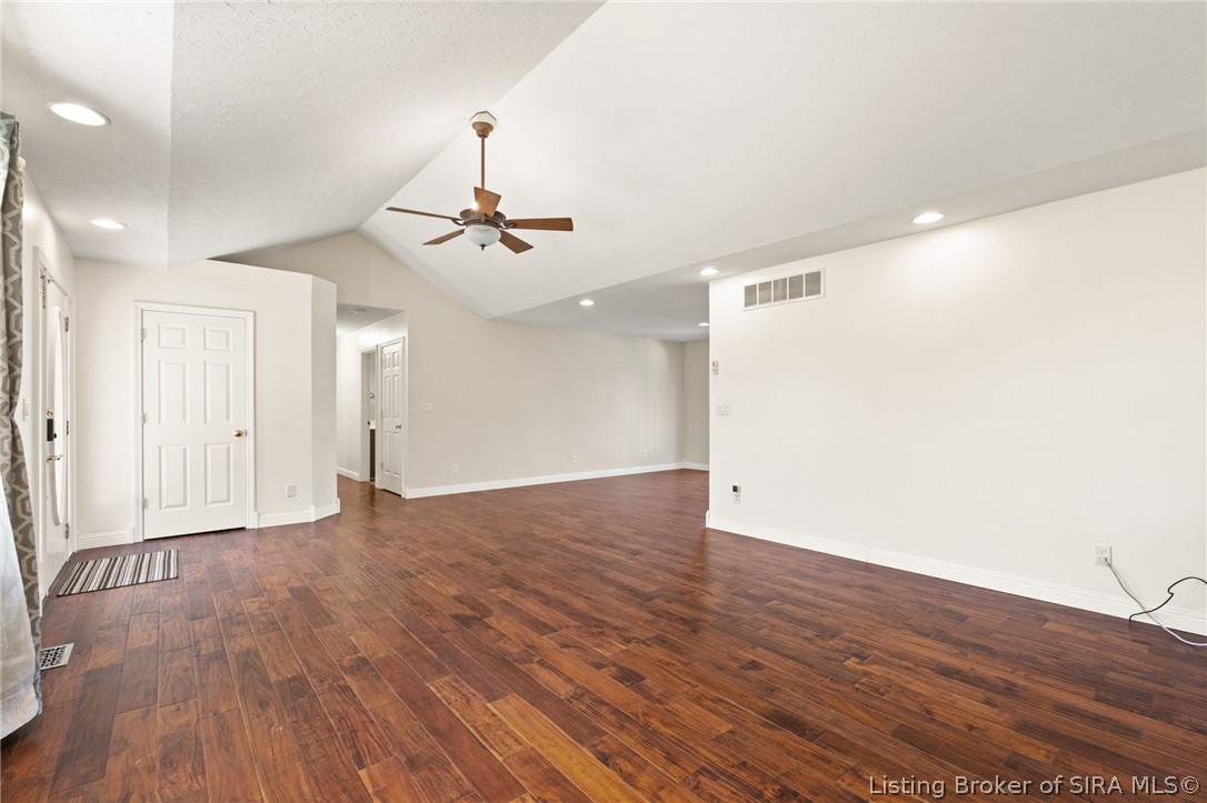 3279 E Lovers Lane Property Photo 9
