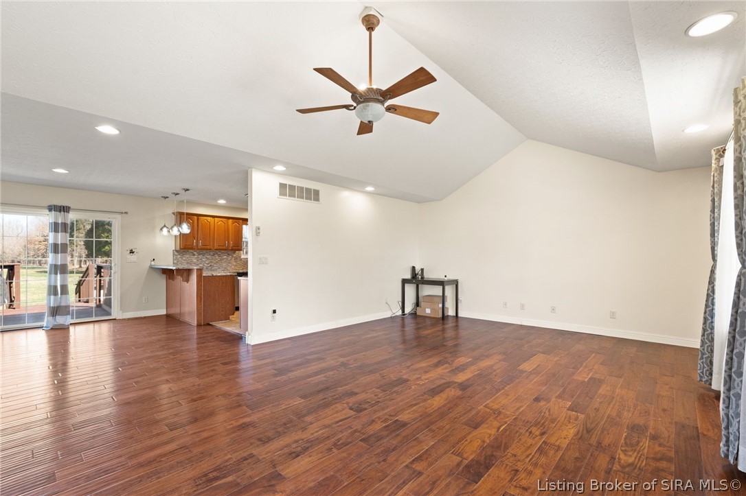 3279 E Lovers Lane Property Photo 10
