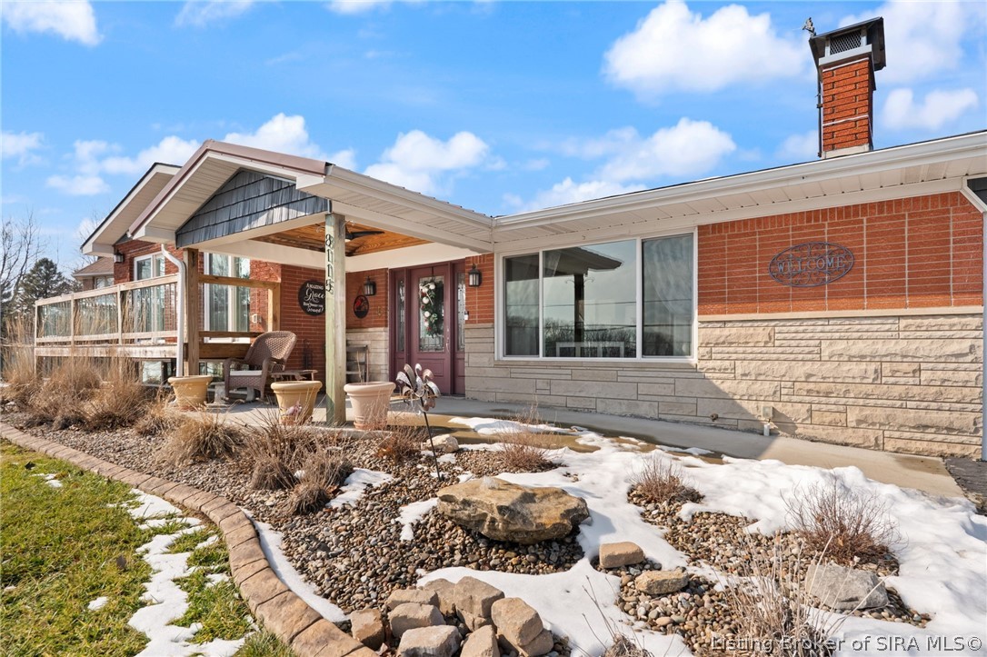 8115 N Skyline Drive Property Photo 1
