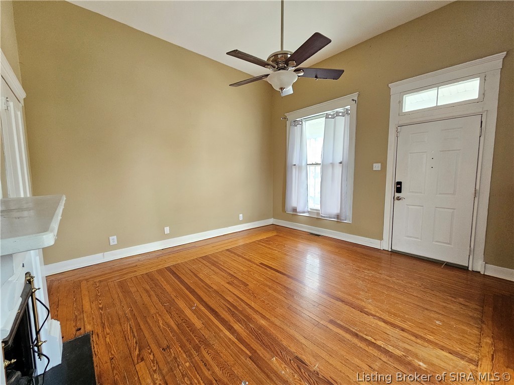 716 E 7th Street Property Photo 3