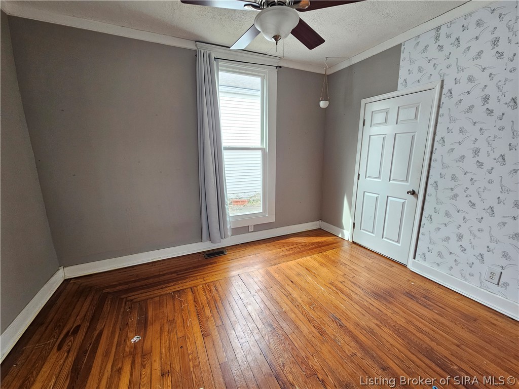 716 E 7th Street Property Photo 5