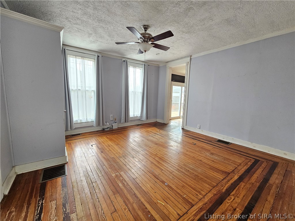 716 E 7th Street Property Photo 7