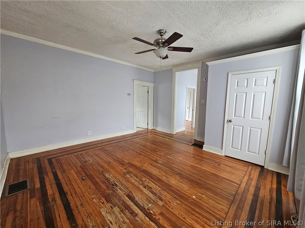 716 E 7th Street Property Photo 9