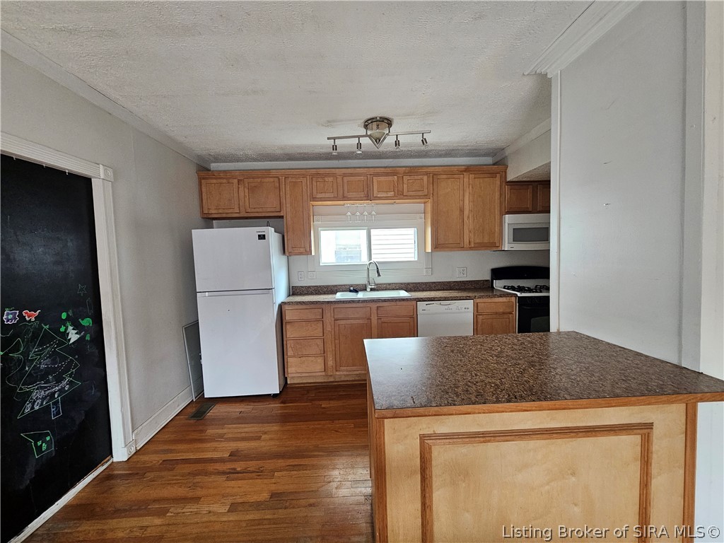 716 E 7th Street Property Photo 15