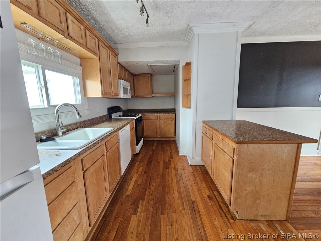 716 E 7th Street Property Photo 16