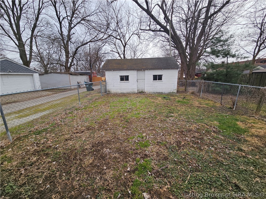 716 E 7th Street Property Photo 23