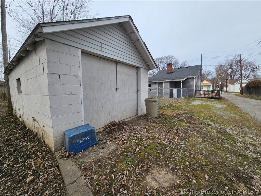 716 E 7th Street Property Photo 25