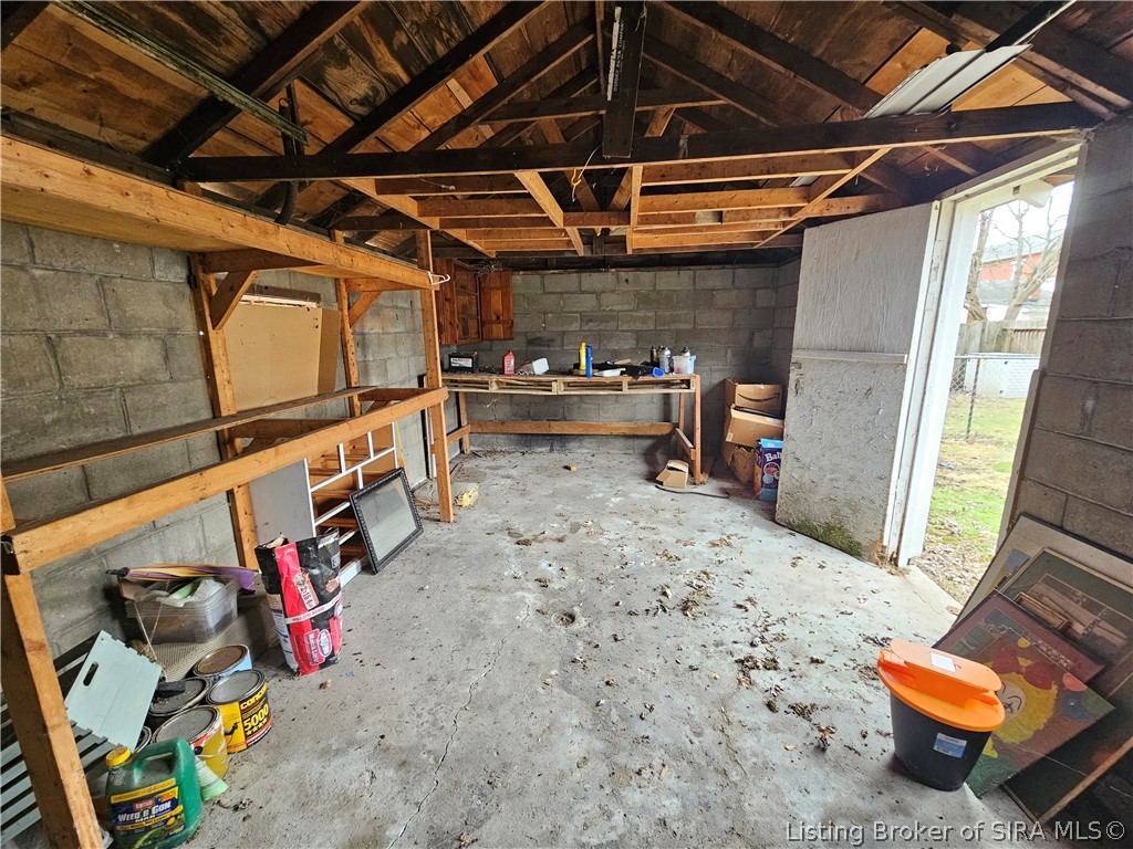 716 E 7th Street Property Photo 26