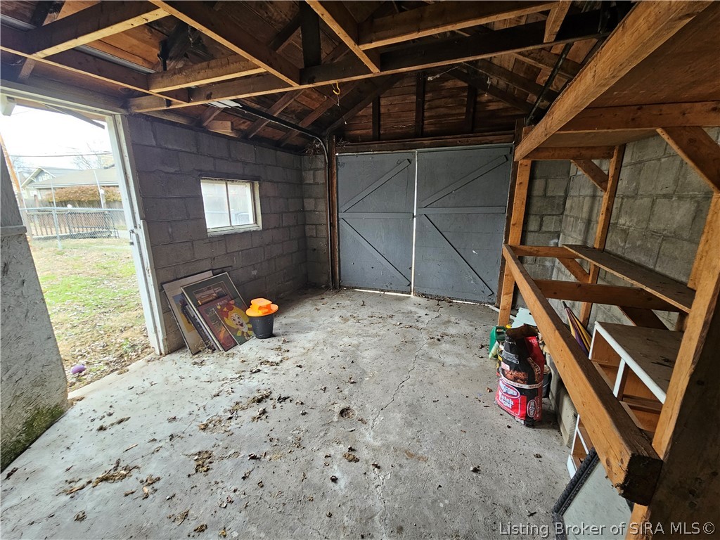 716 E 7th Street Property Photo 27