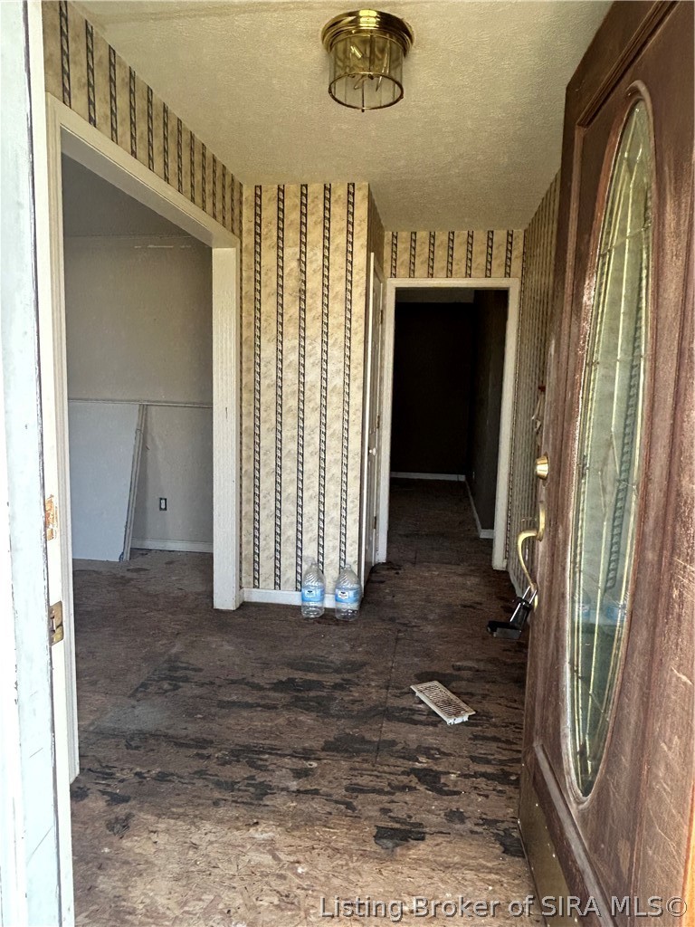 107 N Walker Boulevard Property Photo 3