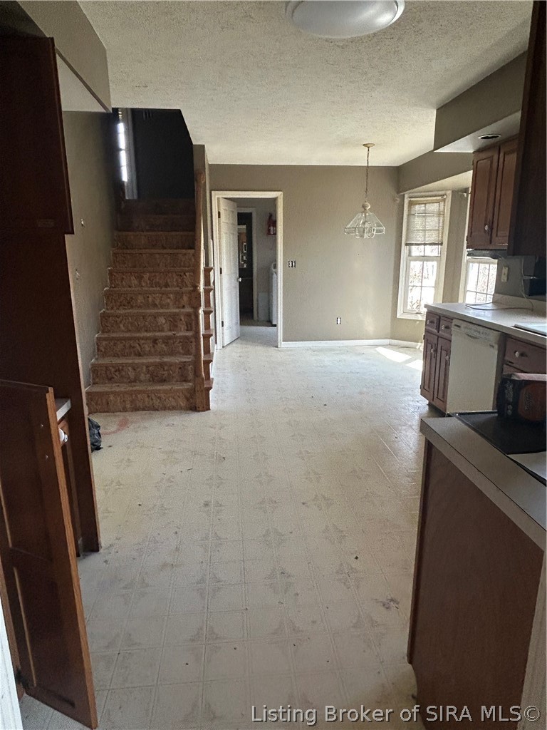107 N Walker Boulevard Property Photo 6