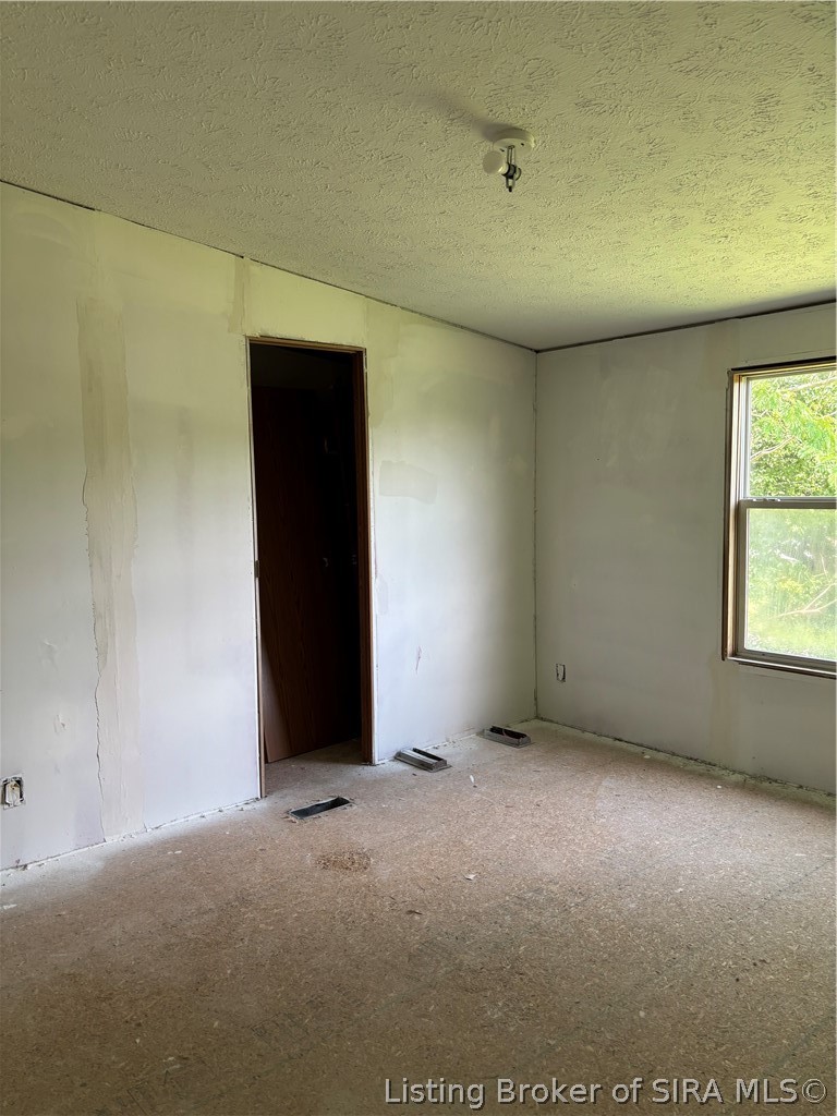 261 S Main Street Property Photo 6
