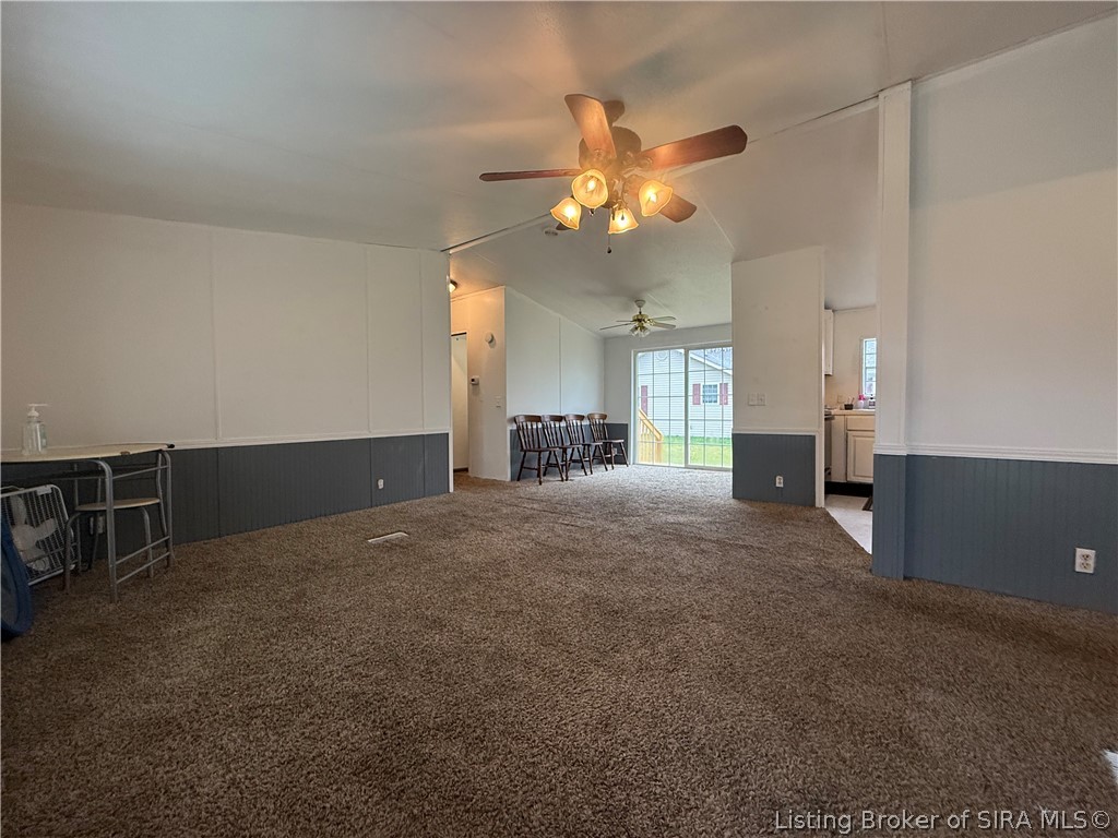 906 Washington Way Property Photo 2