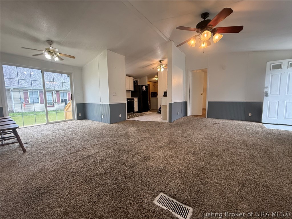 906 Washington Way Property Photo 3