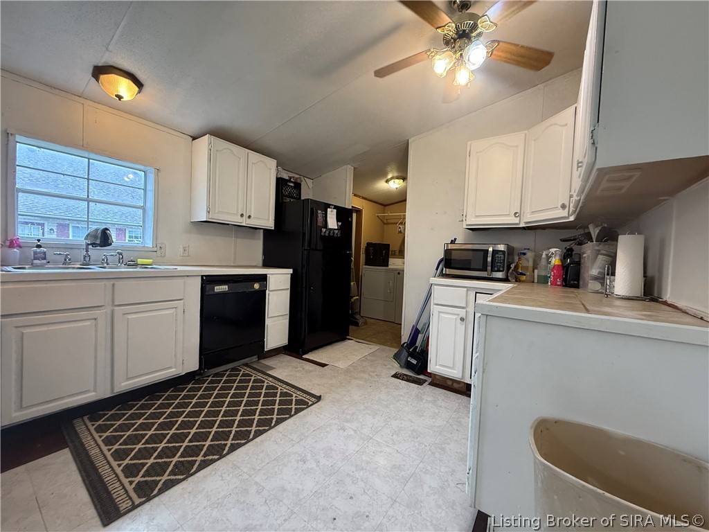 906 Washington Way Property Photo 5