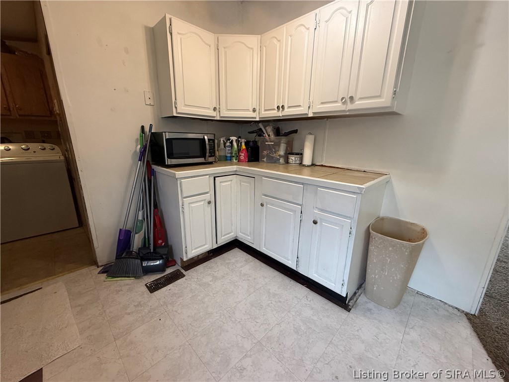 906 Washington Way Property Photo 6