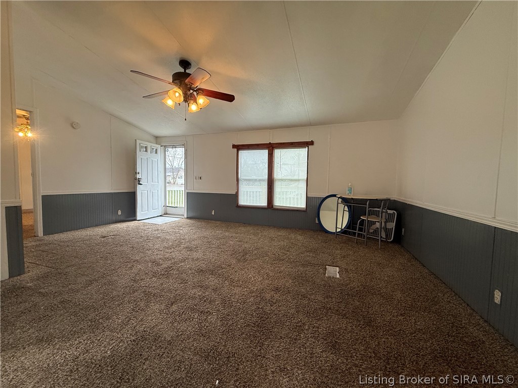 906 Washington Way Property Photo 9