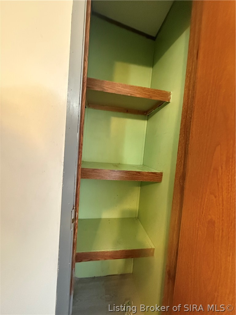906 Washington Way Property Photo 12