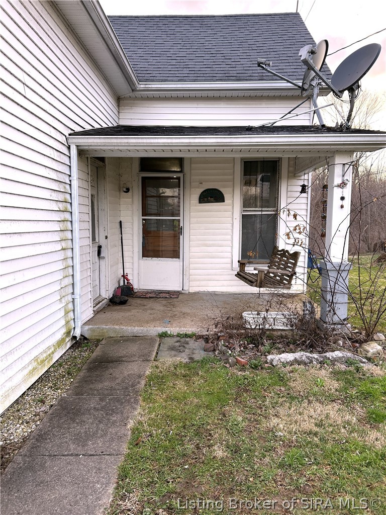 10785 S County Road 200 W Property Photo 3