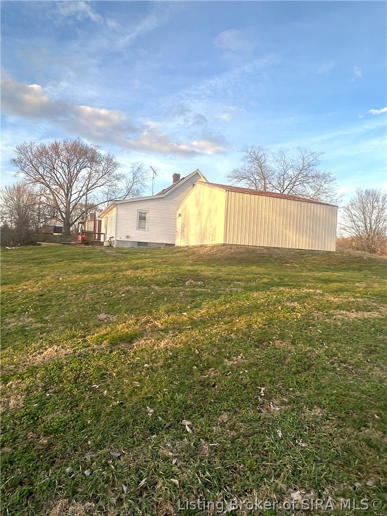 10785 S County Road 200 W Property Photo 5