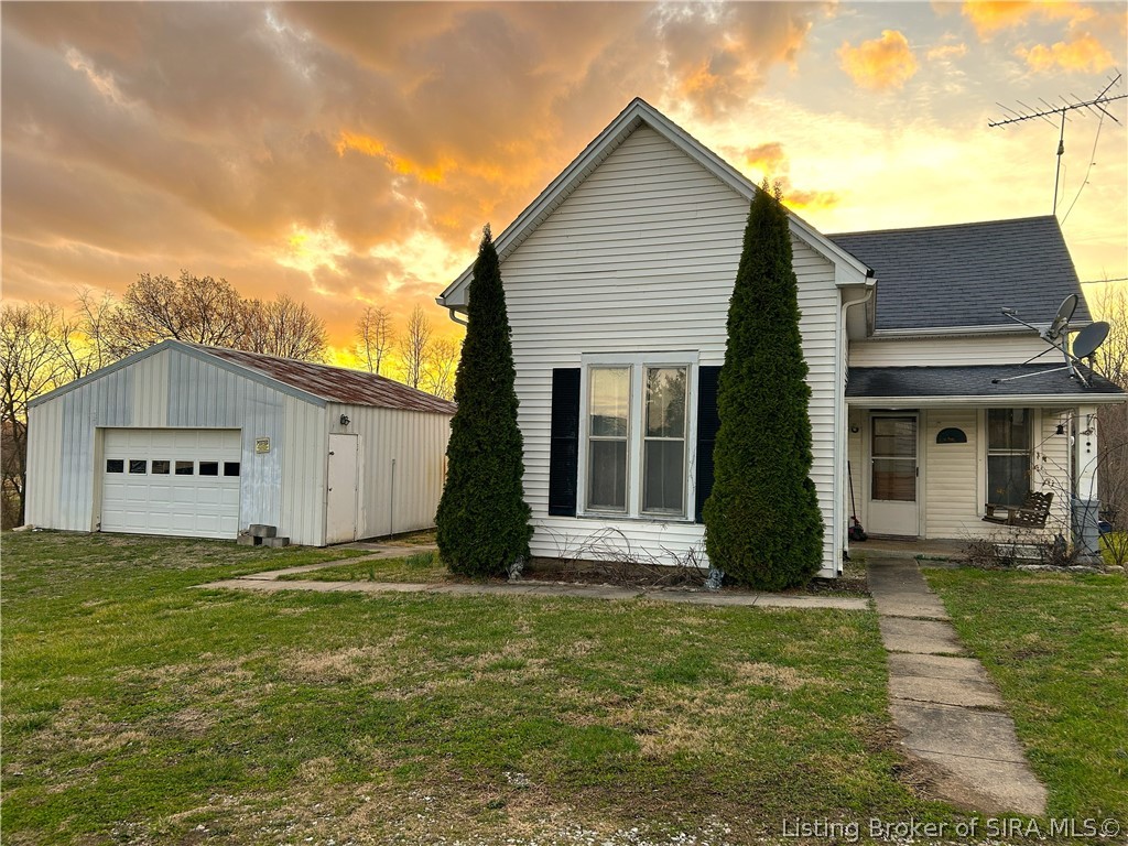 10785 S County Road 200 W Property Photo 9