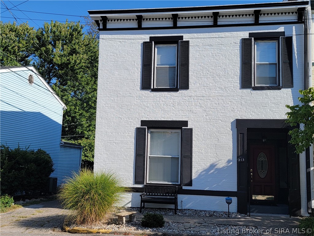 213 E Fourth Street Property Photo 2
