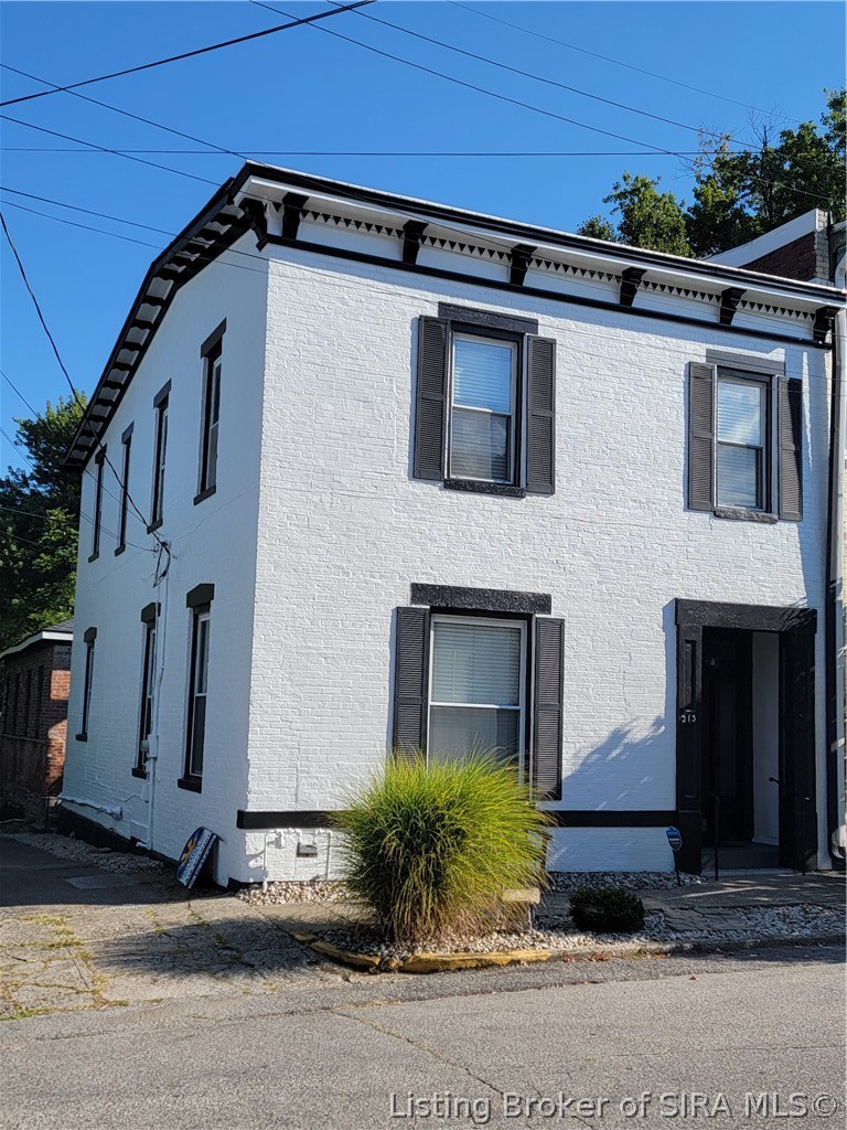 213 E Fourth Street Property Photo 31