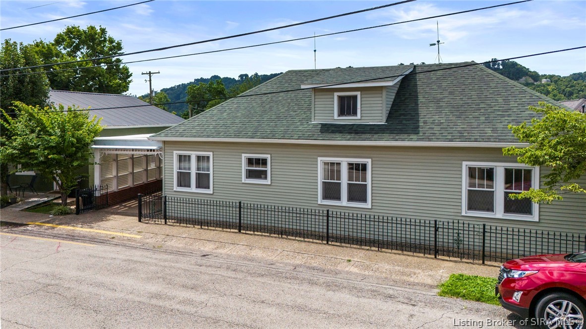 128 West Street Property Photo 2