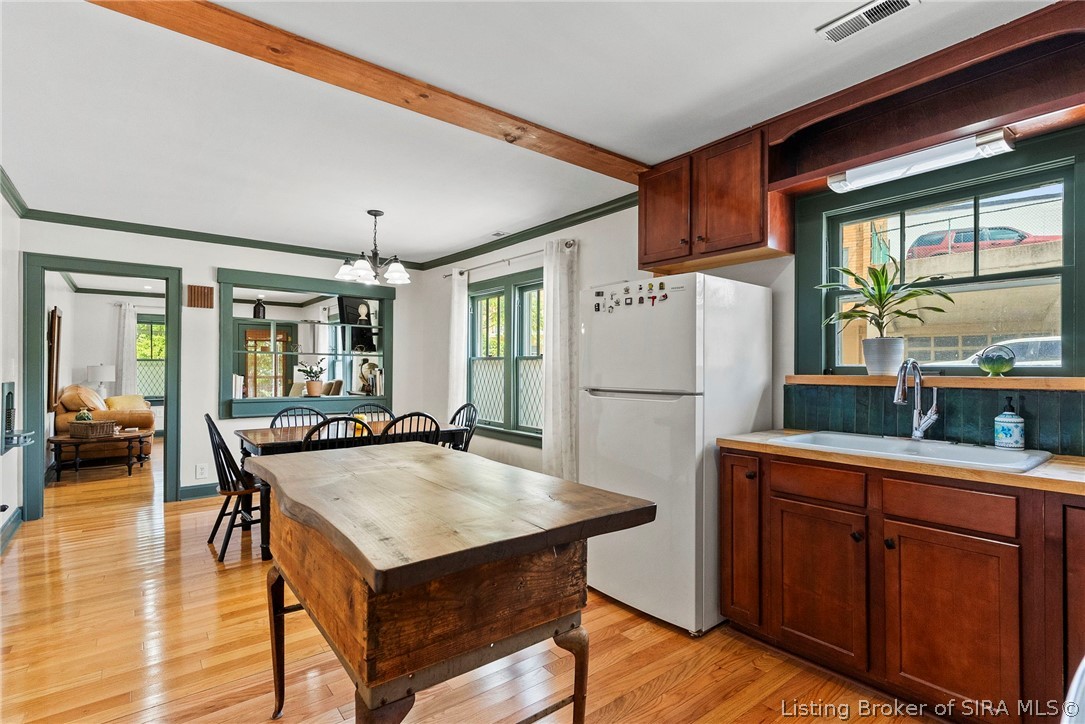 128 West Street Property Photo 9
