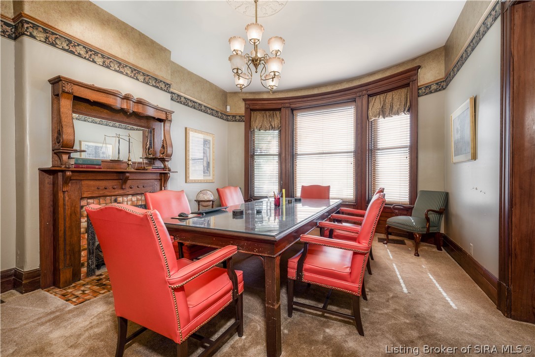 209 E Chestnut Street Property Photo 5