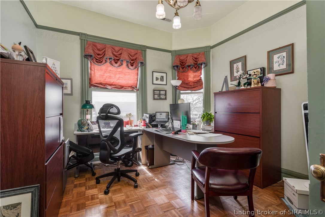 209 E Chestnut Street Property Photo 16