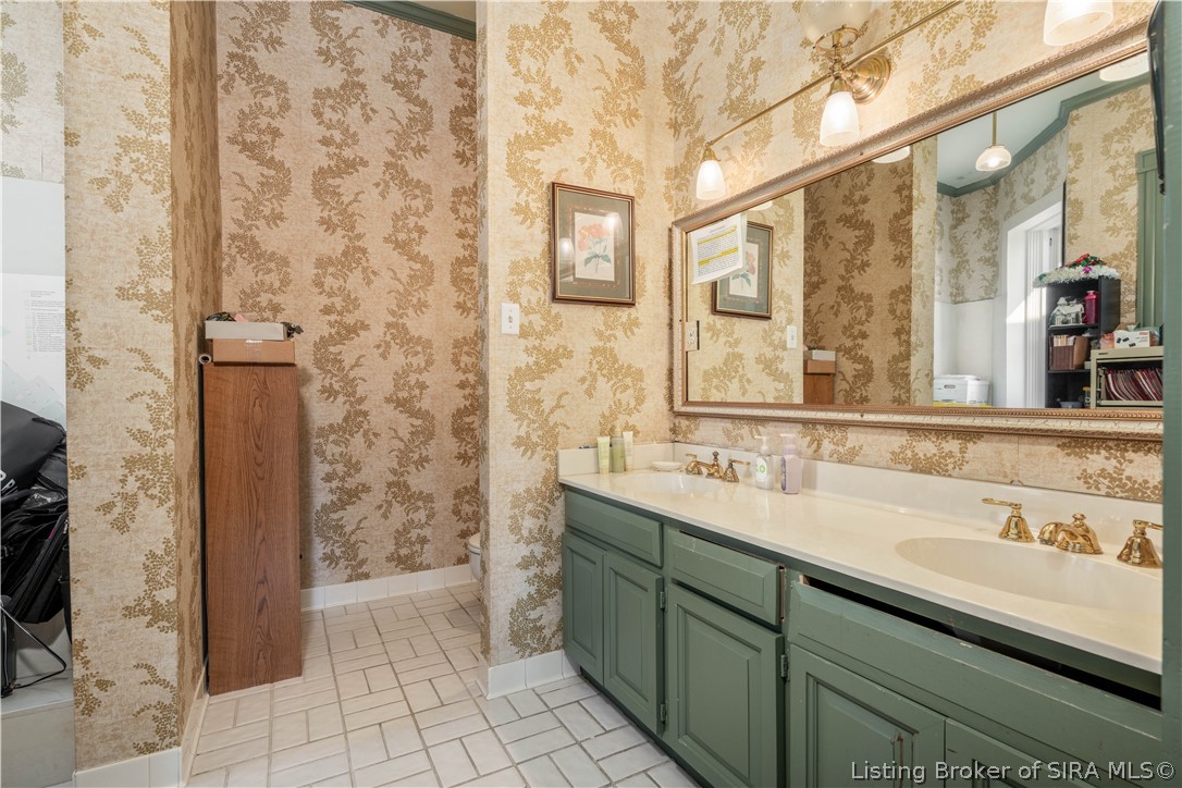 209 E Chestnut Street Property Photo 17
