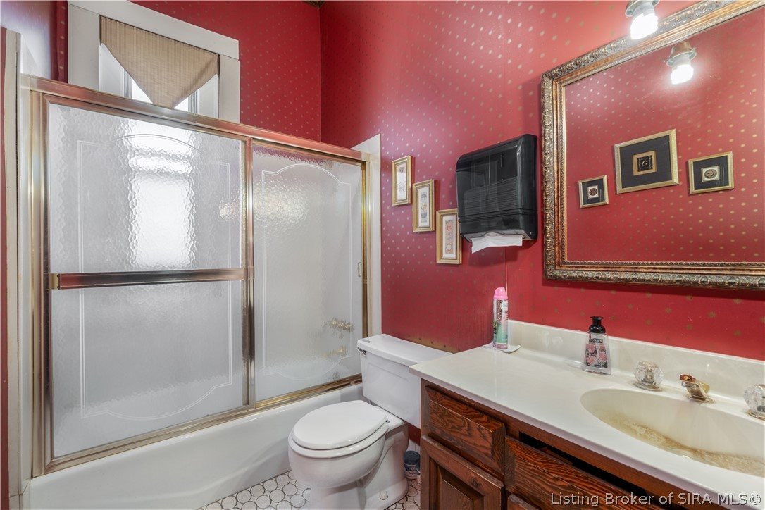 209 E Chestnut Street Property Photo 19