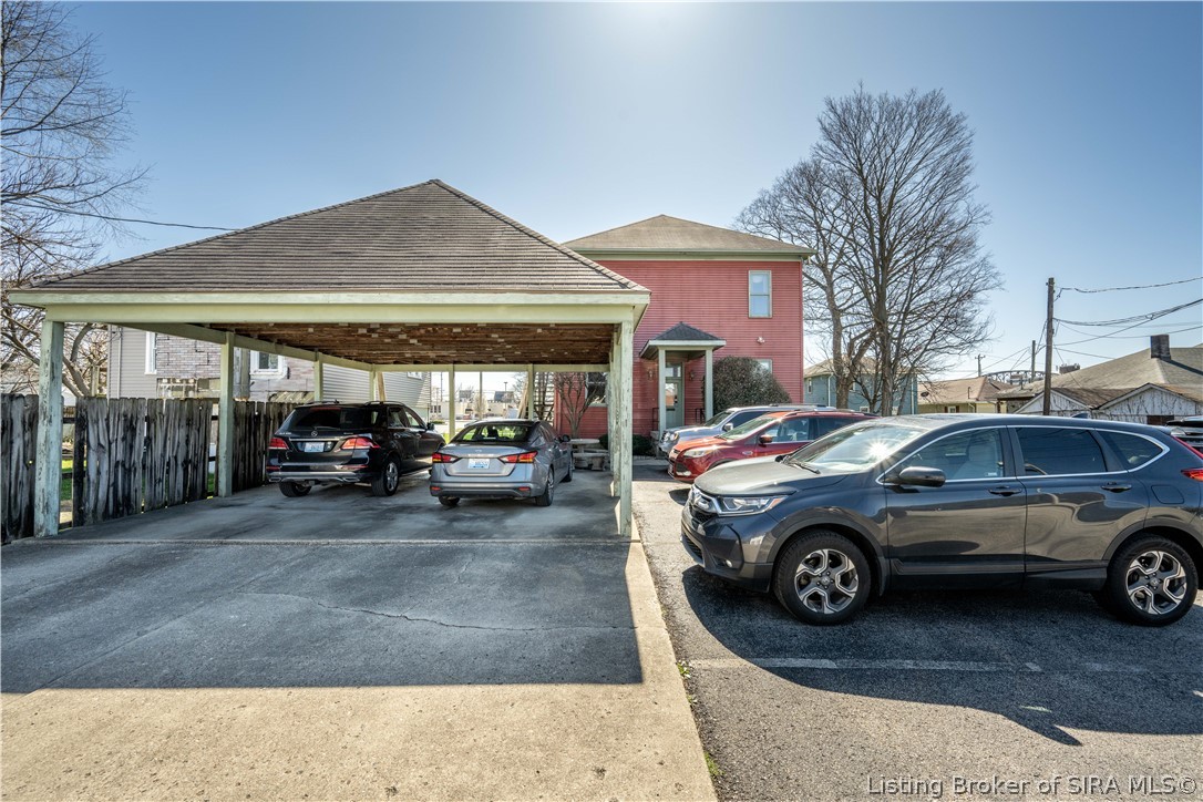209 E Chestnut Street Property Photo 24