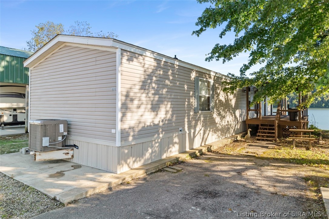 4614 Rivers Edge Drive Property Photo 3
